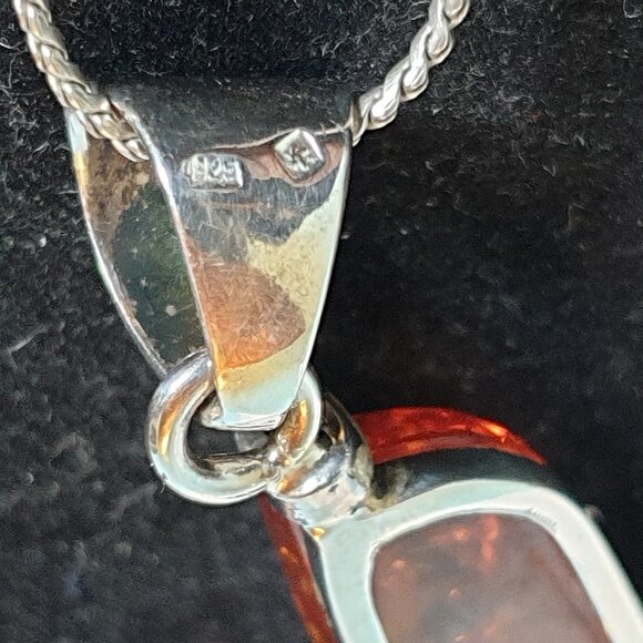 Vintage 925 Sterling Silver Genuine Honey Baltic Amber Pendant Necklace - Picture 5 of 11